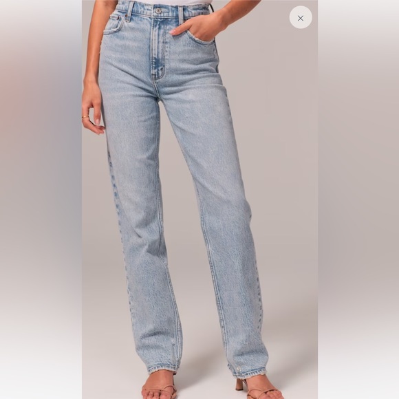 Abercrombie & Fitch Denim - Ultra High Rise 90’s Straight Leg Jean, Light Wash